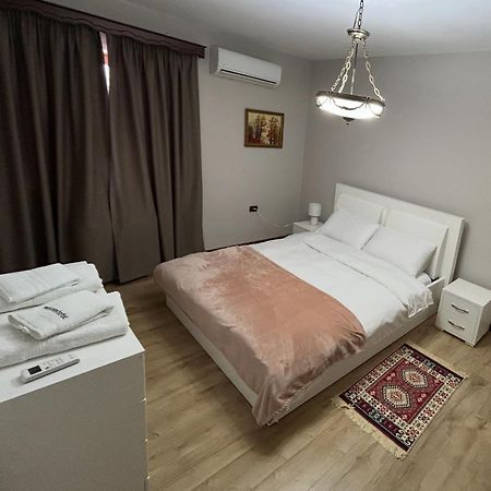 Stela'S Apartment Korce Esterno foto
